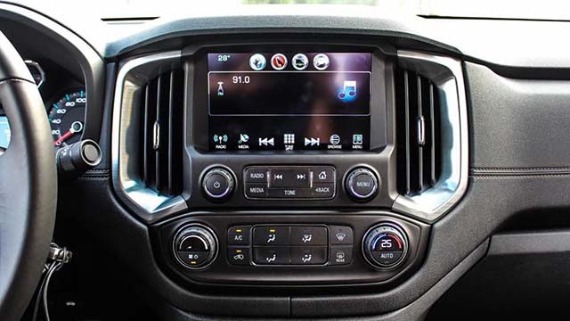 Man hinh dieu khien chevrolet colorado