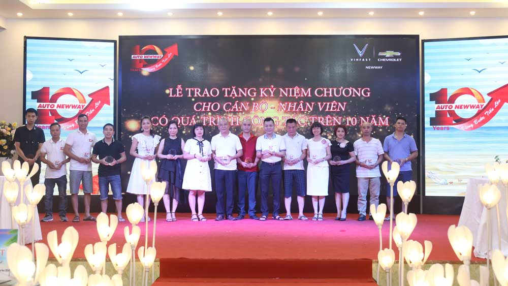 nghi-mat-2020-CBNV-gan-bo-10-nam