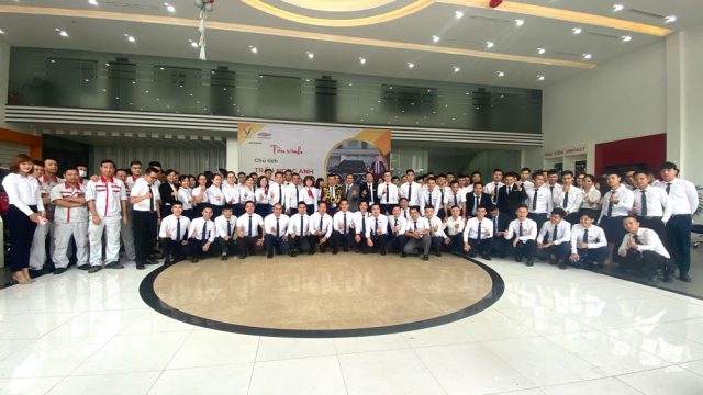VINFAST NEWWAY TÔN VINH CHỦ TỊCH TRẦN NGỌC ANH NHÂN NGÀY DOANH NHÂN VIỆT NAM – 13/10