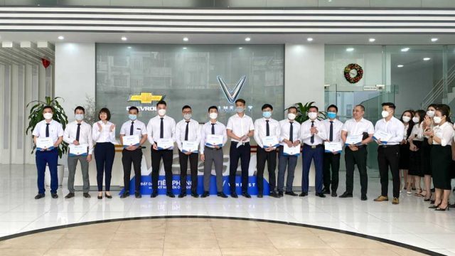 VinFast Newway tuyên dương tập thể & cá nhân xuất sắc tháng 3 – Cam kết cháy hết mình trong tháng 4/2022